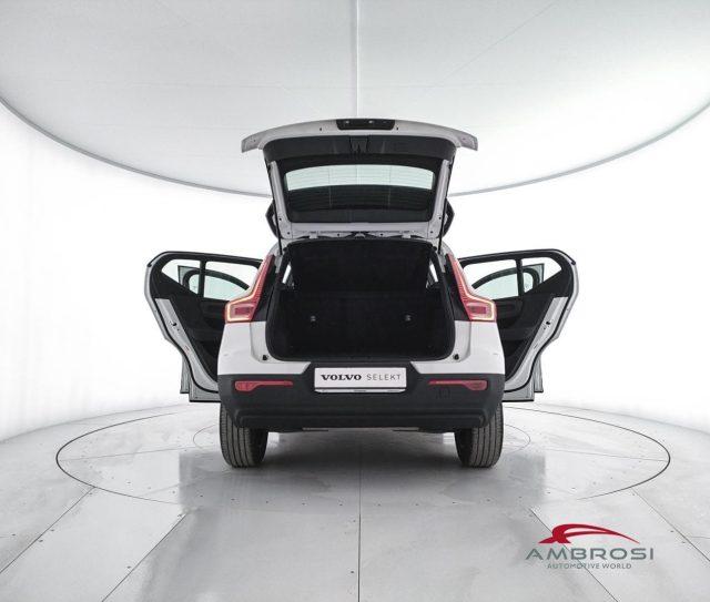 VOLVO XC40 T2 Momentum Core