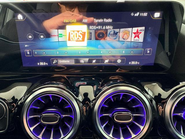 MERCEDES-BENZ GLA 180 d Premium AMG Night Pack AMBIENT * NEOPATENTATI *