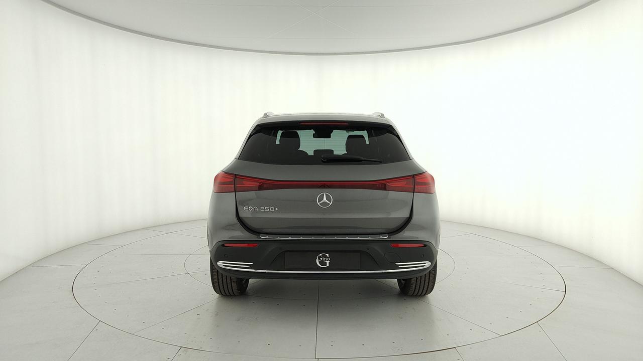 Mercedes-Benz EQA 250+ Street Edition