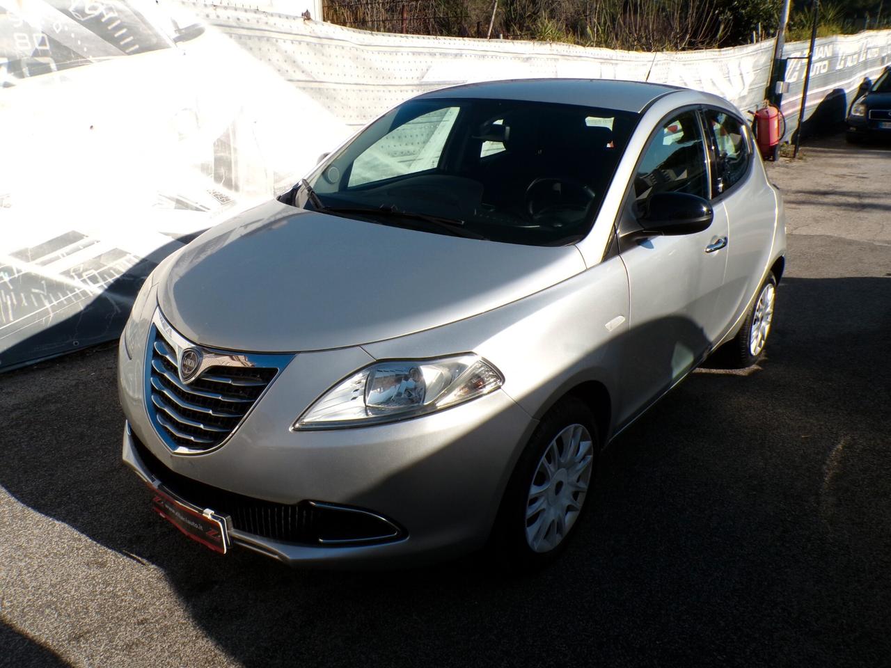 Lancia Ypsilon 1.2 69 CV 5 porte S&S Platinum