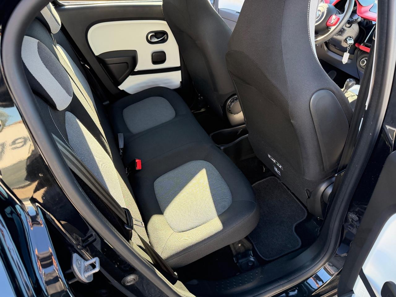 Renault Twingo TCe 90 CV EDC Intens