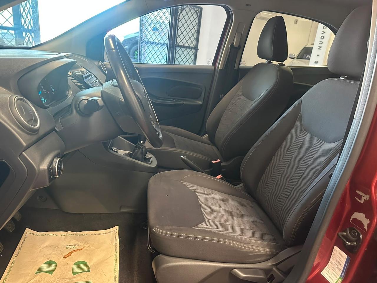 Ford Ka + 1.2 Ti-VCT 85CV Black & White -