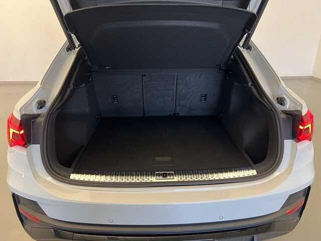 Audi Q3 SPB 35 TFSI S-tronic Identity Black