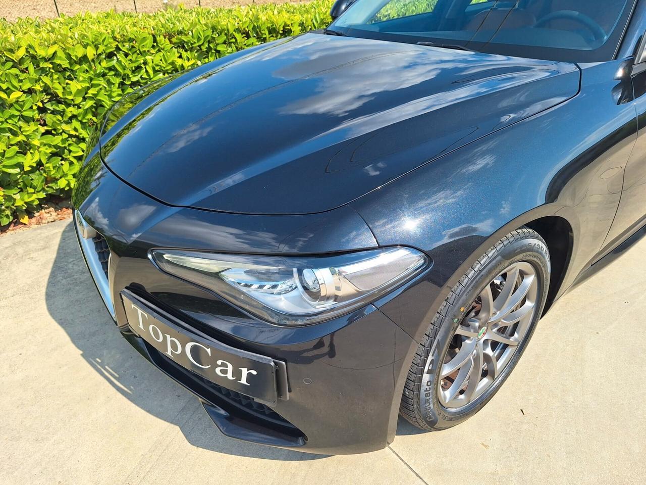 Alfa Romeo GiuliaDa € 236,00 Al mese