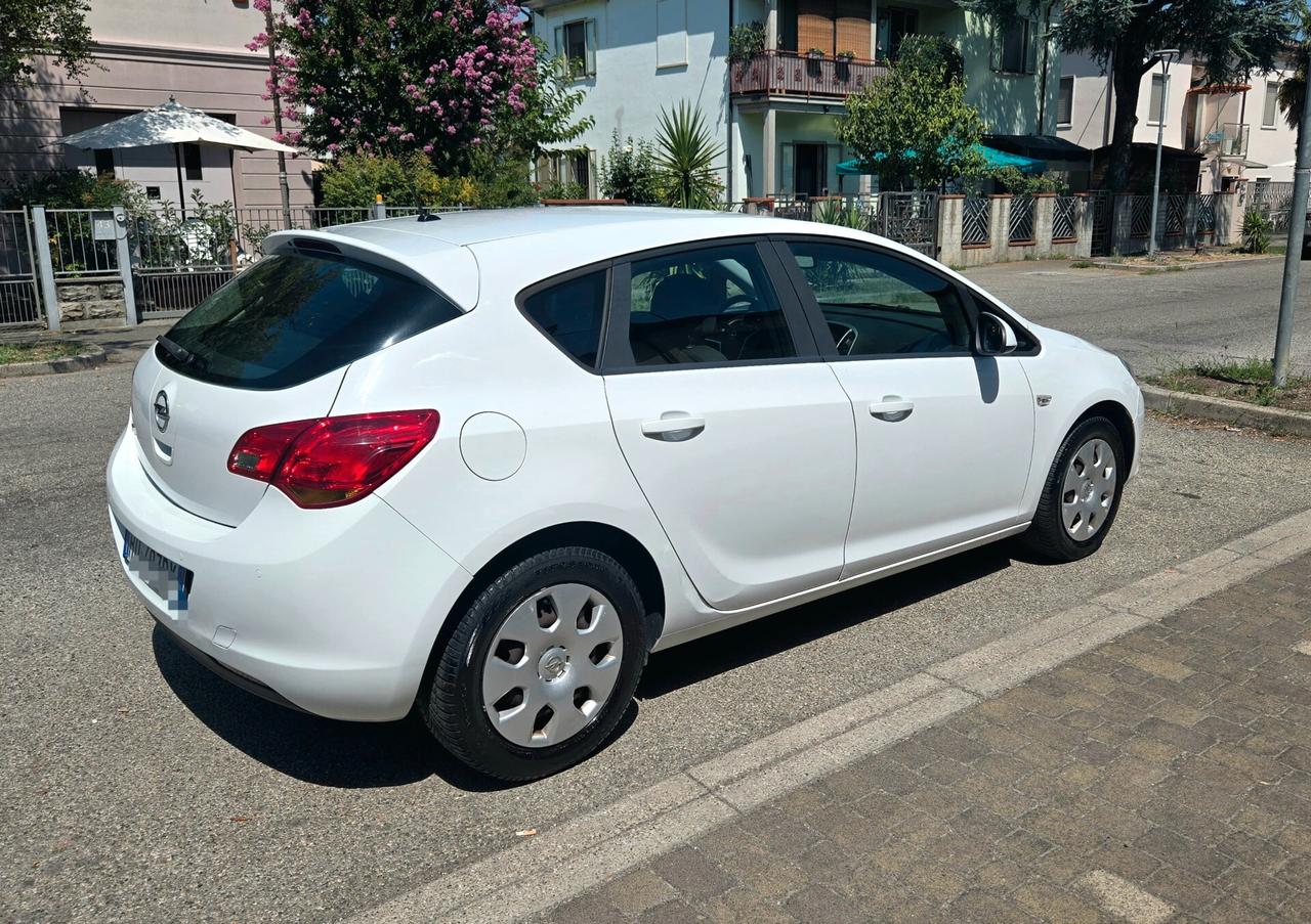Opel Astra 1.4 16V Twinport 5 porte Enjoy
