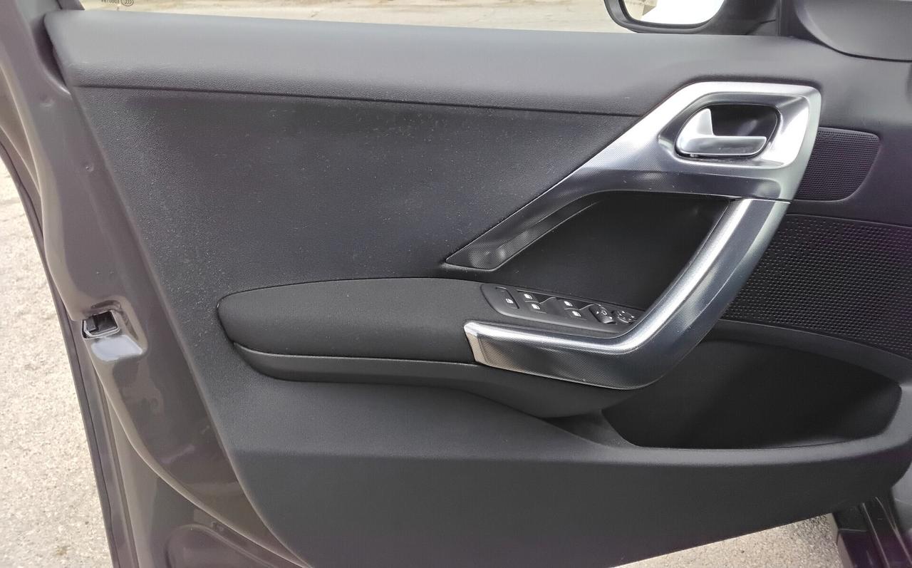 Peugeot 2008 BlueHDi 100 Allure