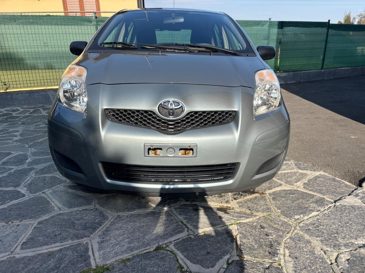 Toyota Yaris 1.0 5 porte Sol