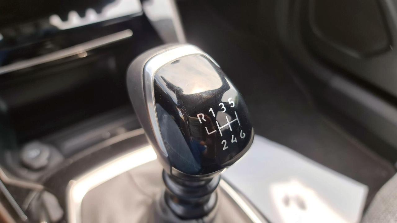 Peugeot 2008 PureTech 100 S&S Allure