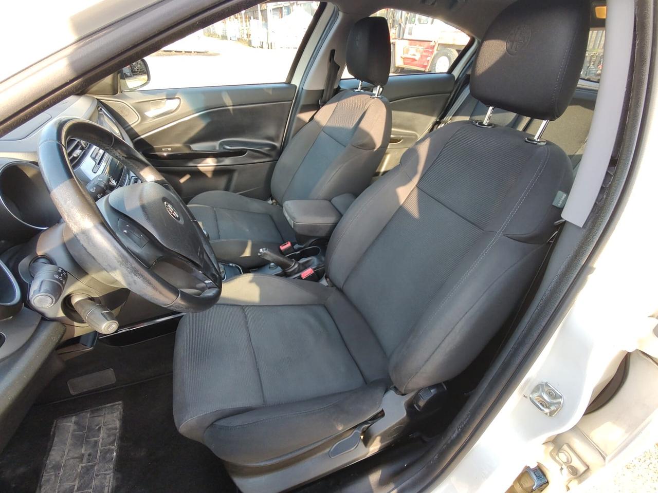 Alfa Romeo Giulietta 1.4 Turbo 120 CV BENZINA\ GPL CON SCADENZA 2032, OK NEOPATENTATI.