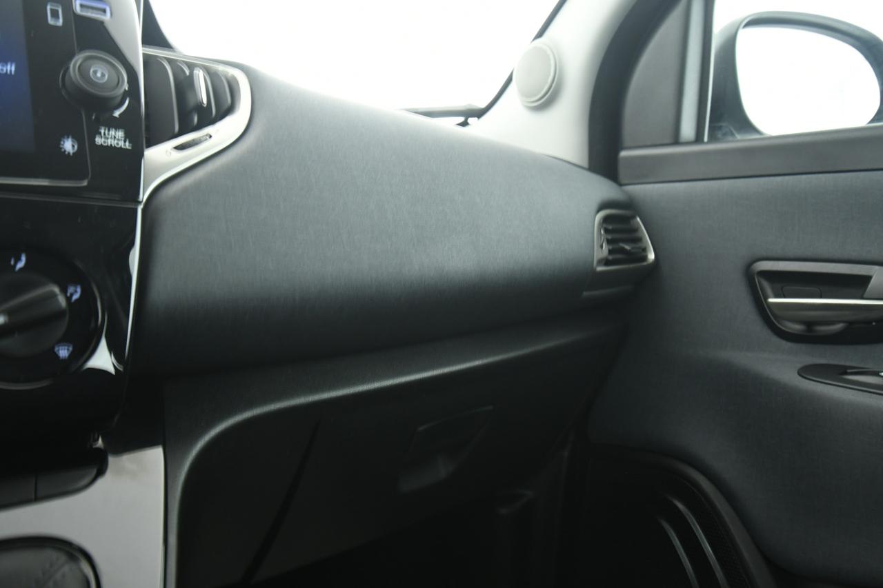 LANCIA Ypsilon 1.0 firefly hybrid Gold s&s 70cv APP CONNECT+NEOPATENTATI