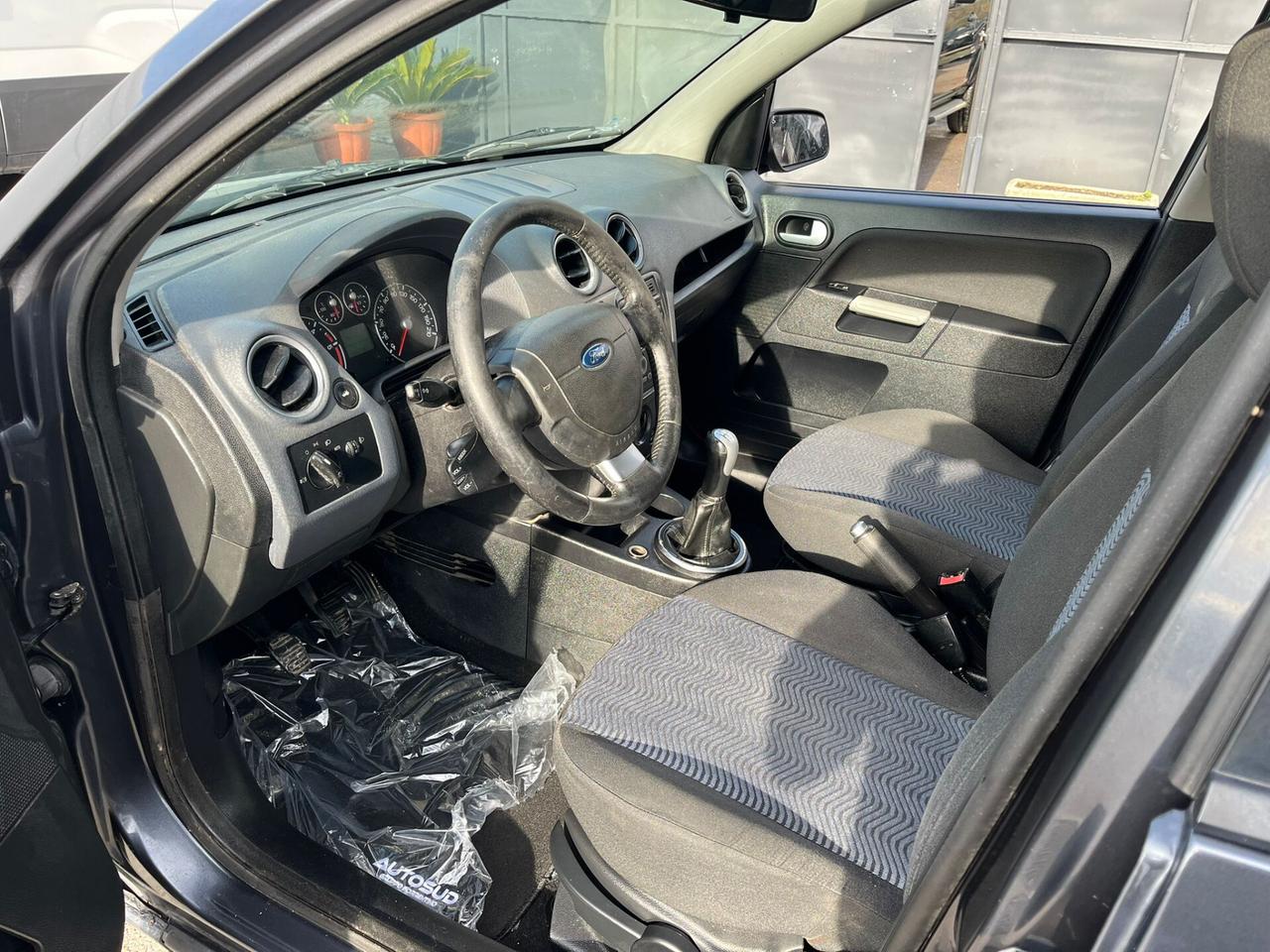 Ford Fusion 1.6 TDCi 5p. Collection