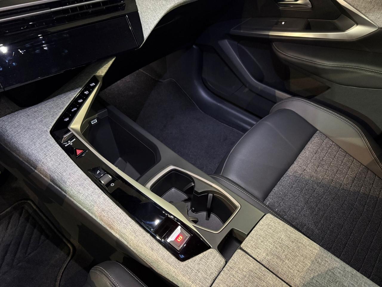 Peugeot 3008 Hybrid 136 e-DCS6 Allure