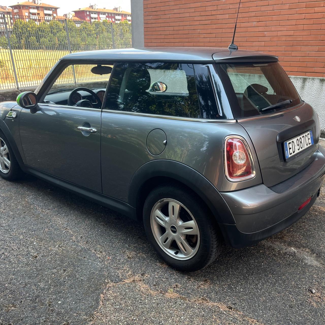 Mini 1.6 16V One (55kW) GPL