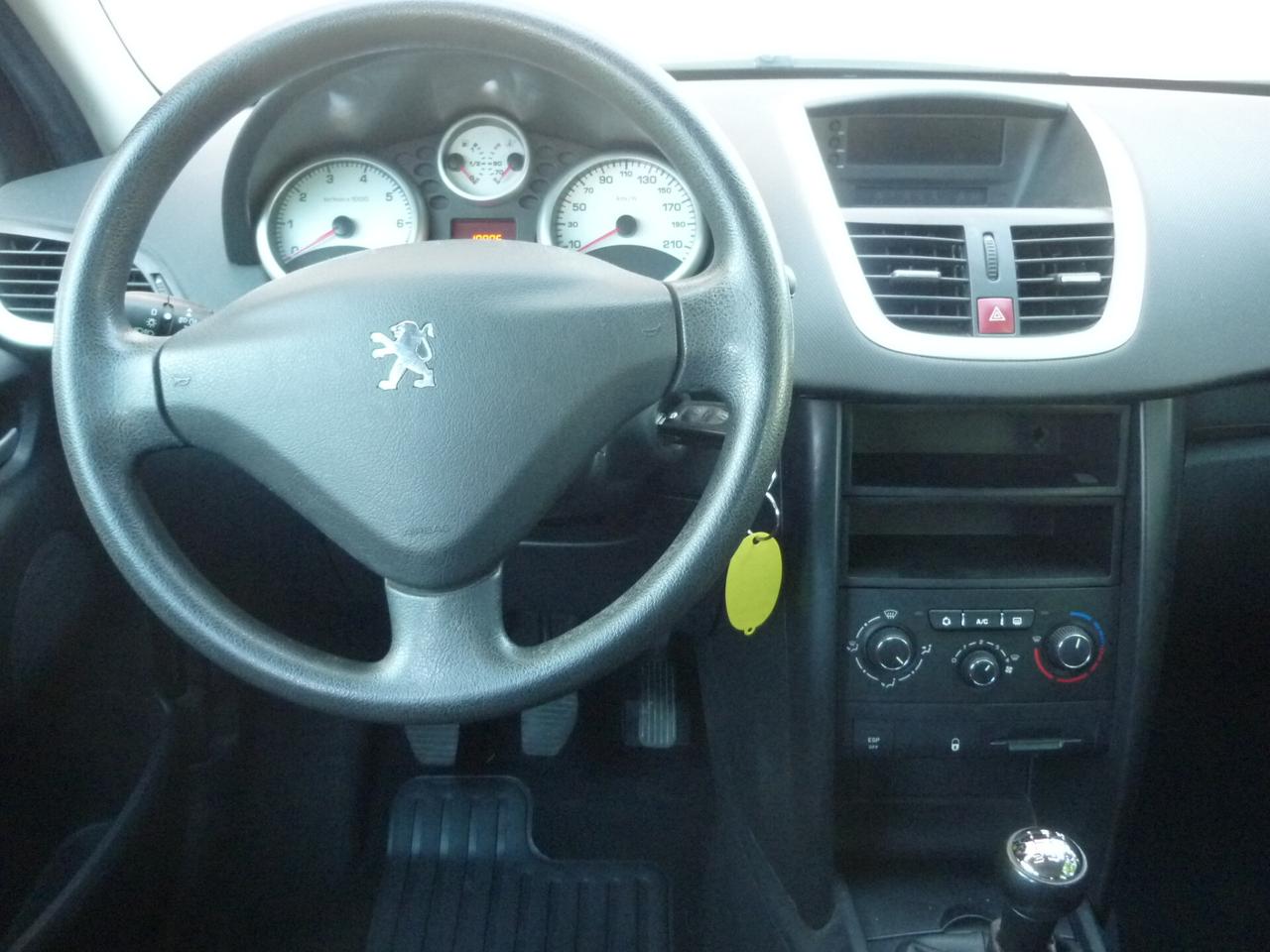 Peugeot 207 1.4 8V 75CV SW X Line