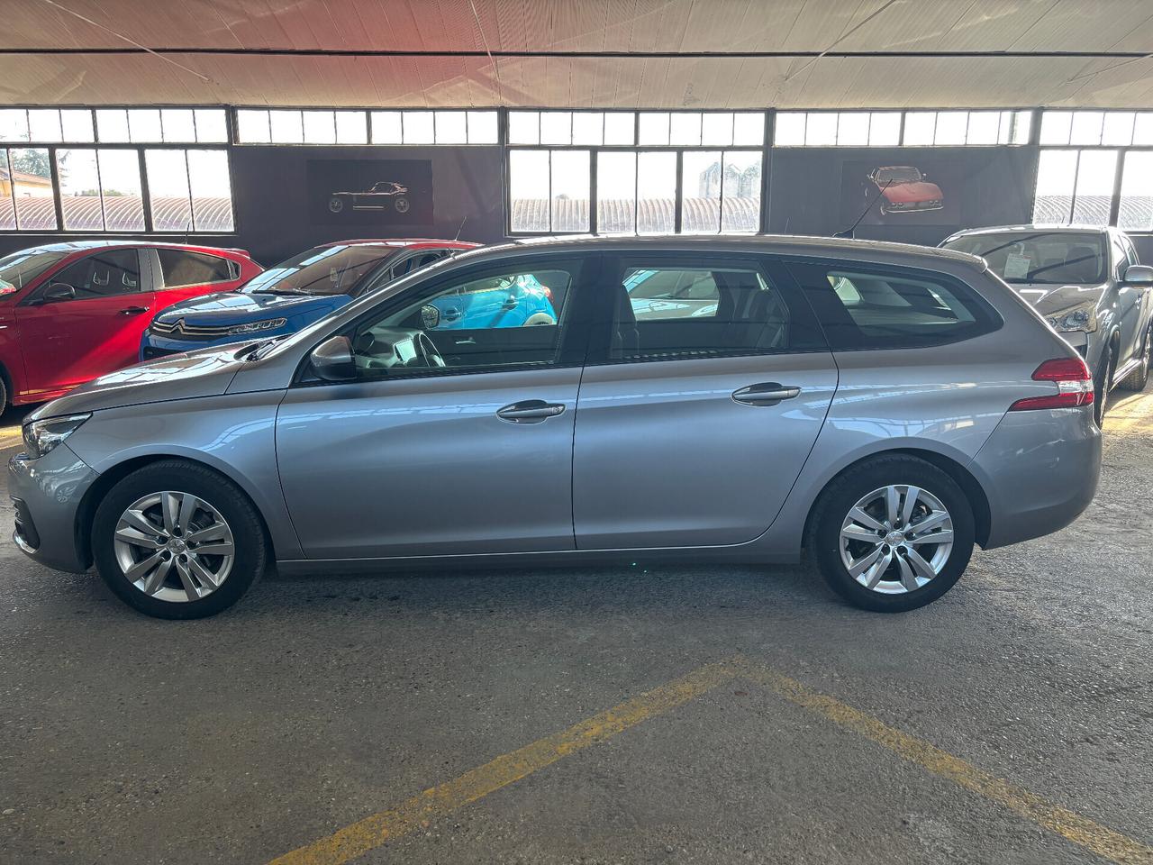 Peugeot 308 BlueHDi 130 S&S Business