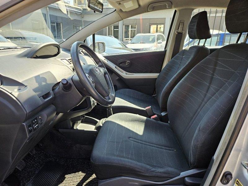 Toyota Yaris 1.0 5 porte Sol