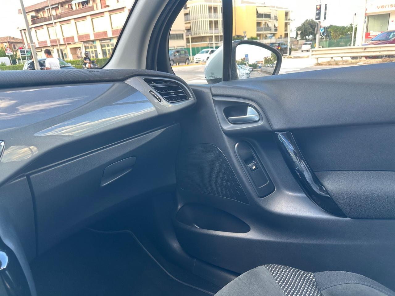 Citroen C3 PureTech 82 Exclusive 1.2 metano casa madre