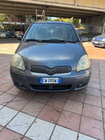 Toyota Yaris 1.0i 16V cat 5 porte Sol