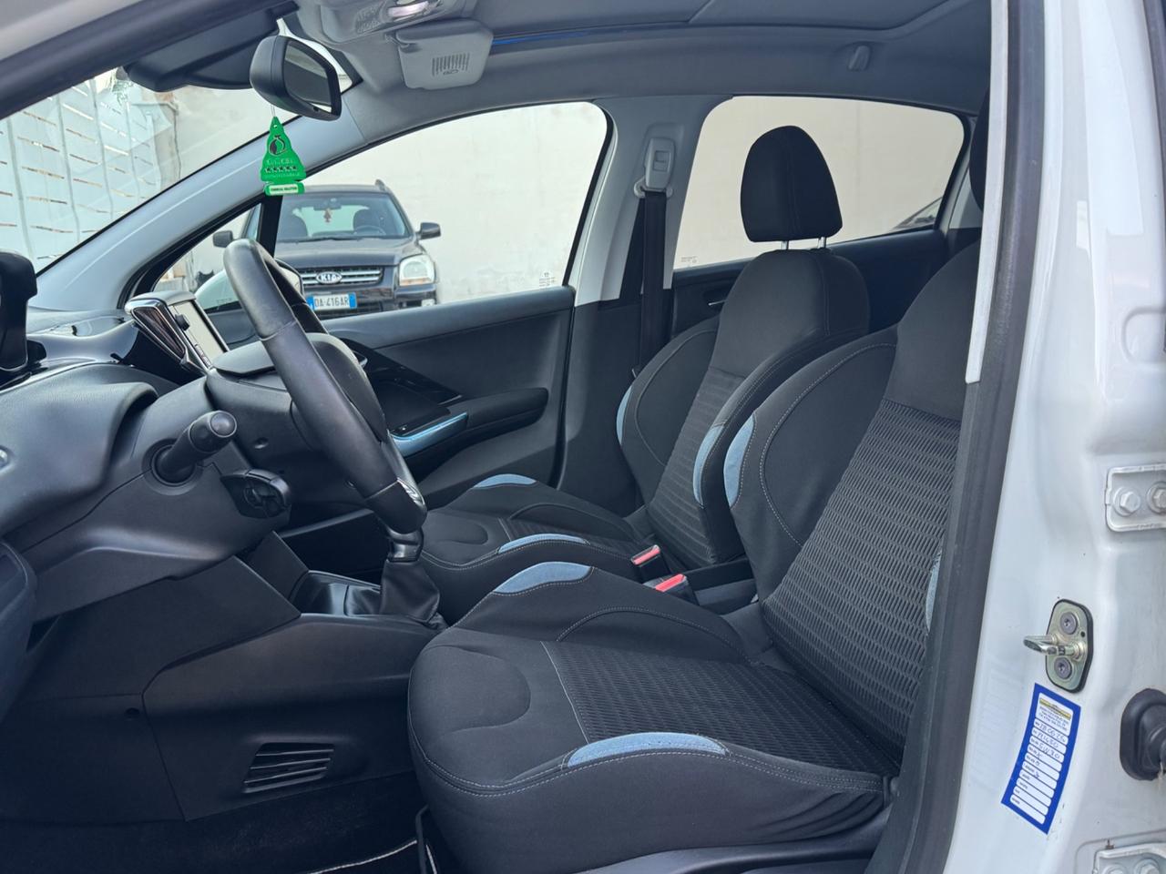 Peugeot 208 1.4 DIESEL 68CV Allure 11/2012