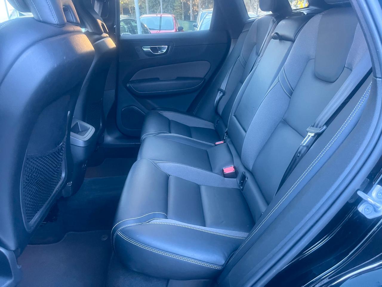 Volvo XC60 B4 automatico Plus Dark N1