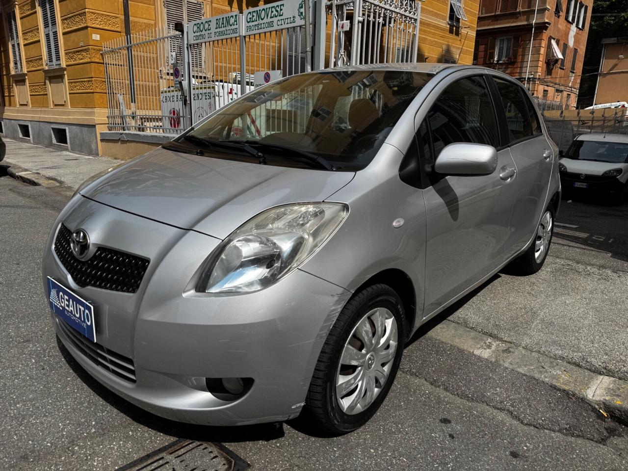 Toyota Yaris 1.3 5 porte Sol