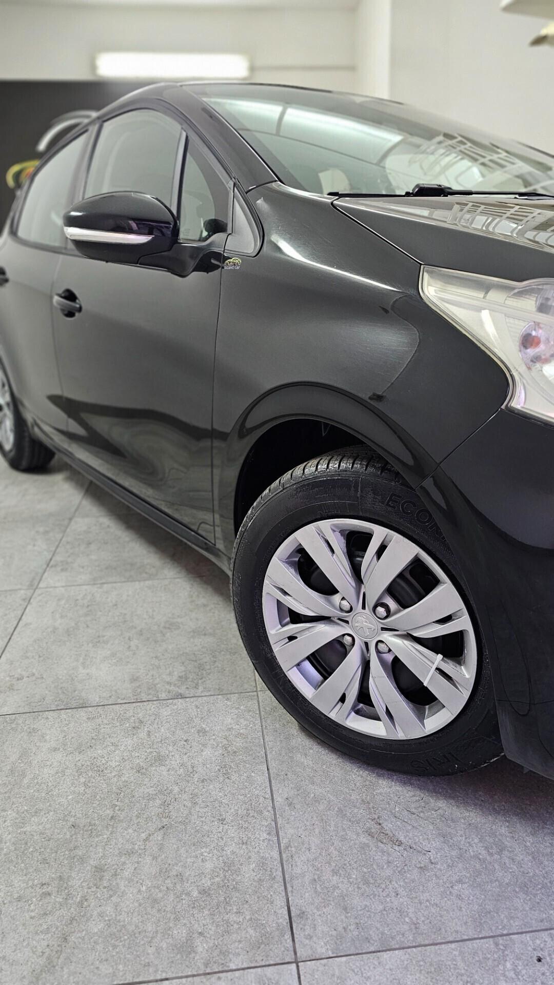 Peugeot 208 1.4 HDi 68 CV 5 porte