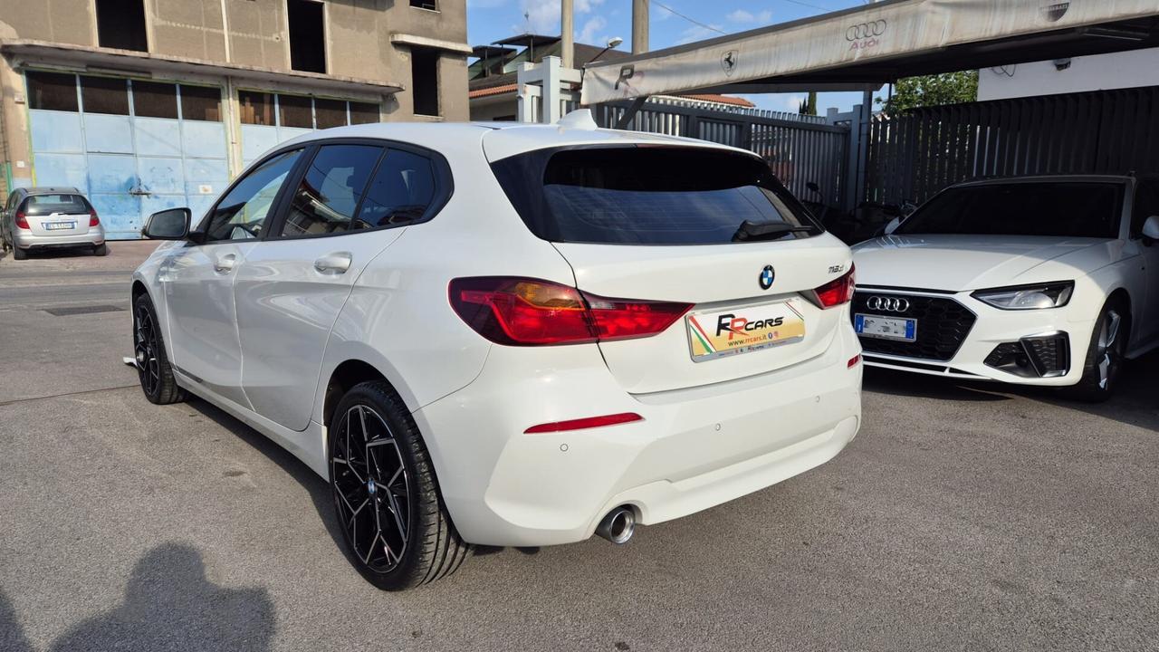 Bmw 116 116d 5p. Business Advantage
