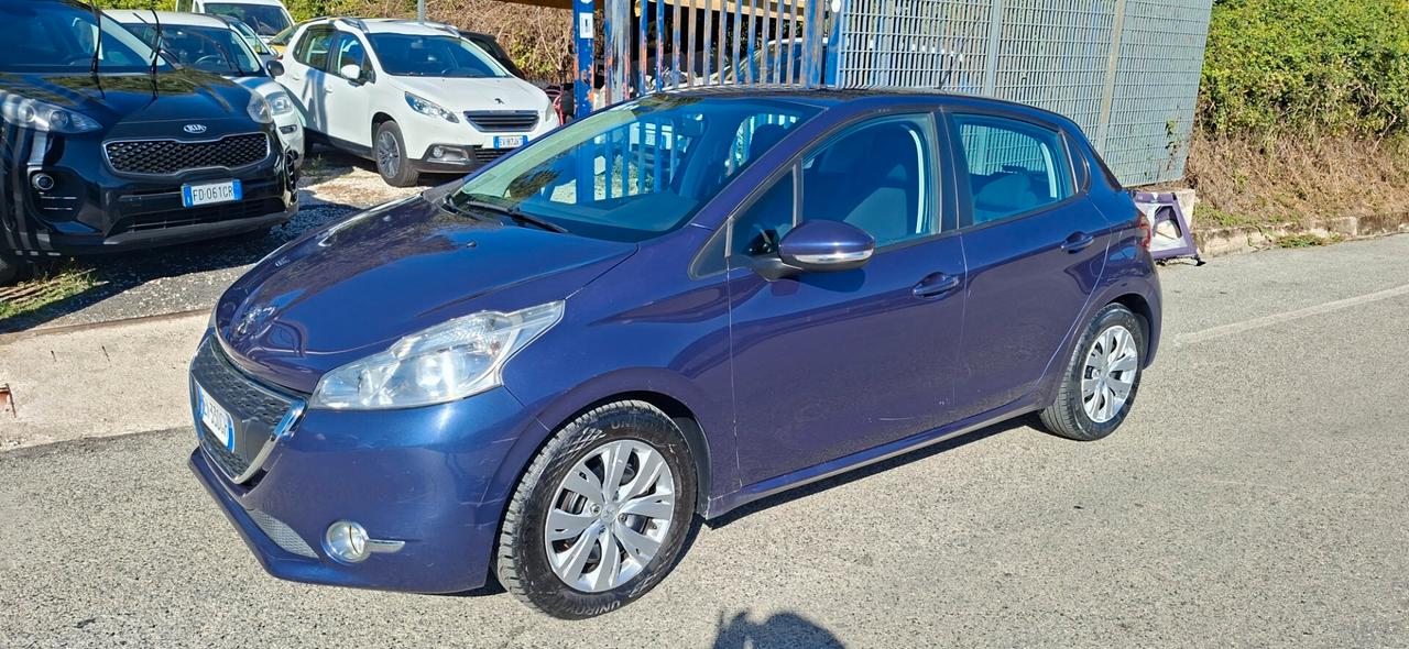 Peugeot 208 1.4 HDi 68 CV 5 porte Allure