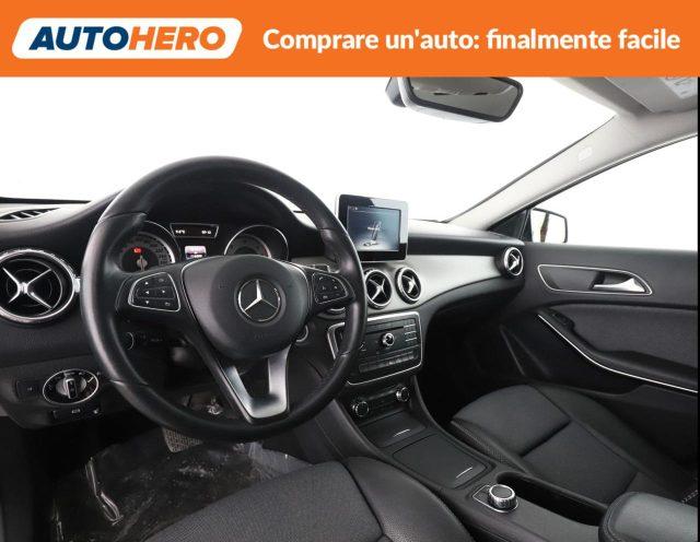 MERCEDES-BENZ GLA 180 d Automatic Business