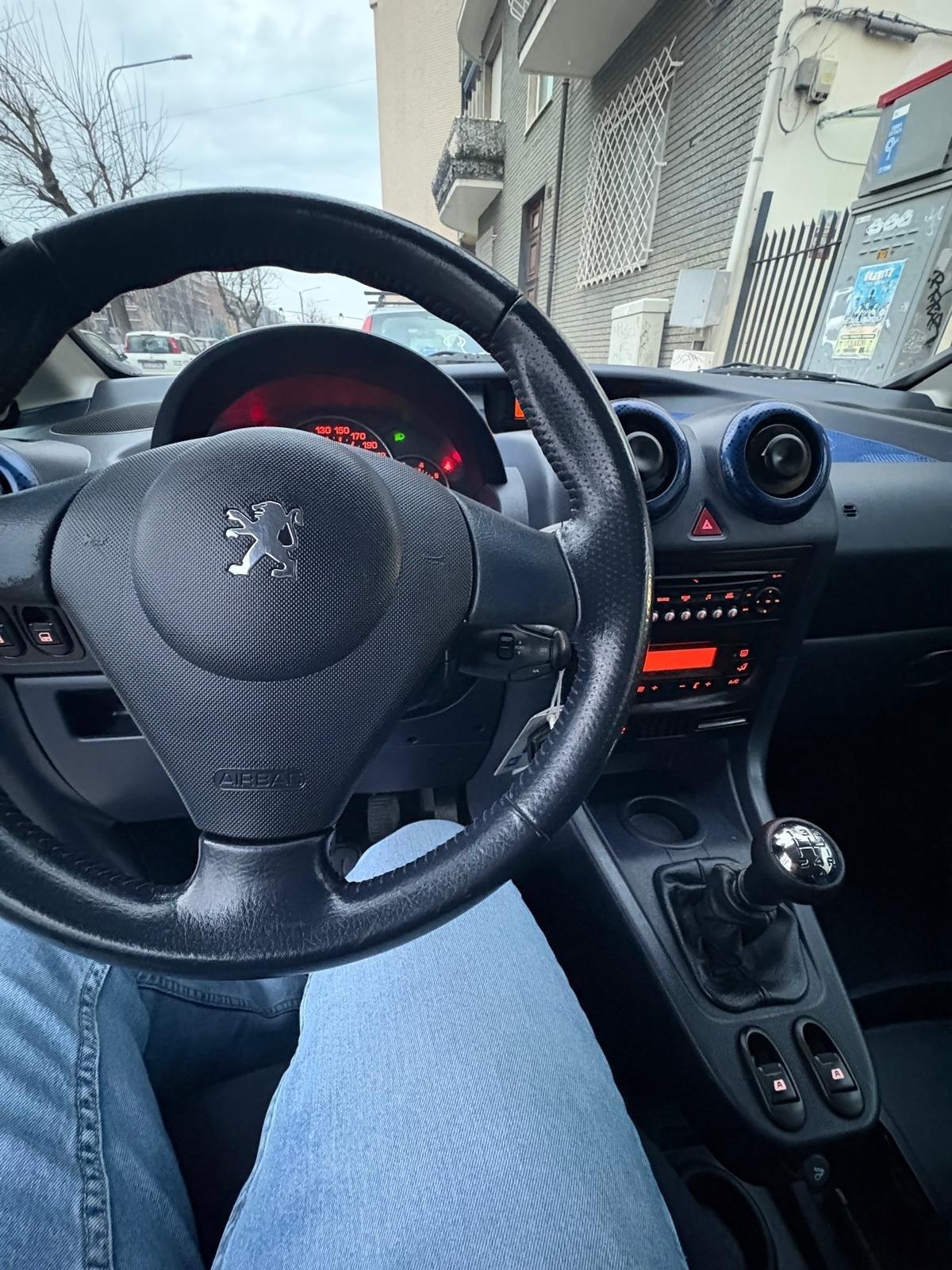 Peugeot 1007 Happy 1.4 75 cv GPL