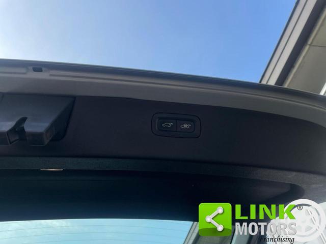 VOLVO XC90 D5 AWD Geartronic 7 posti Inscription