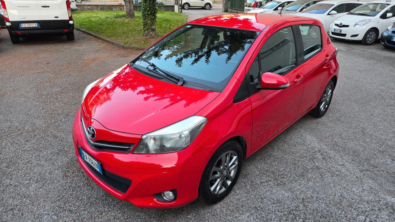Toyota Yaris 1.0 5 porte Lounge