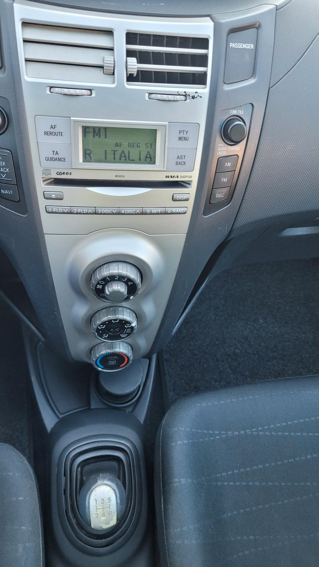 Toyota Yaris 1.3 5 porte Sol
