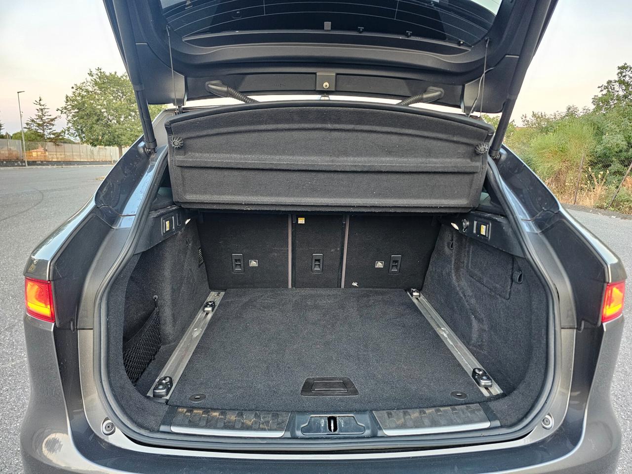 Jaguar F-Pace R-Sport 2.0 D 180 CV AWD automatica