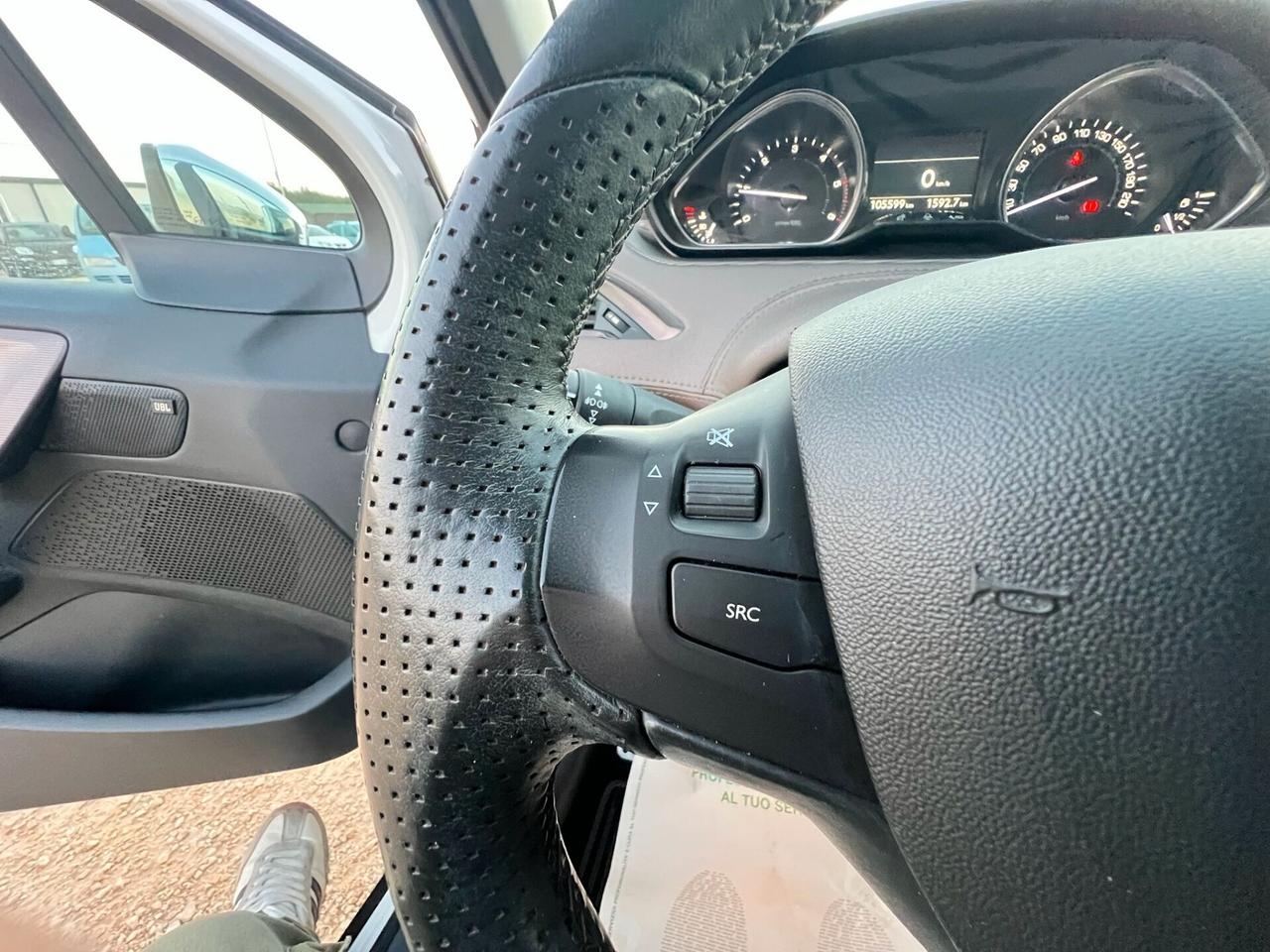 Peugeot 2008 1.6 HDi 115 CV Allure