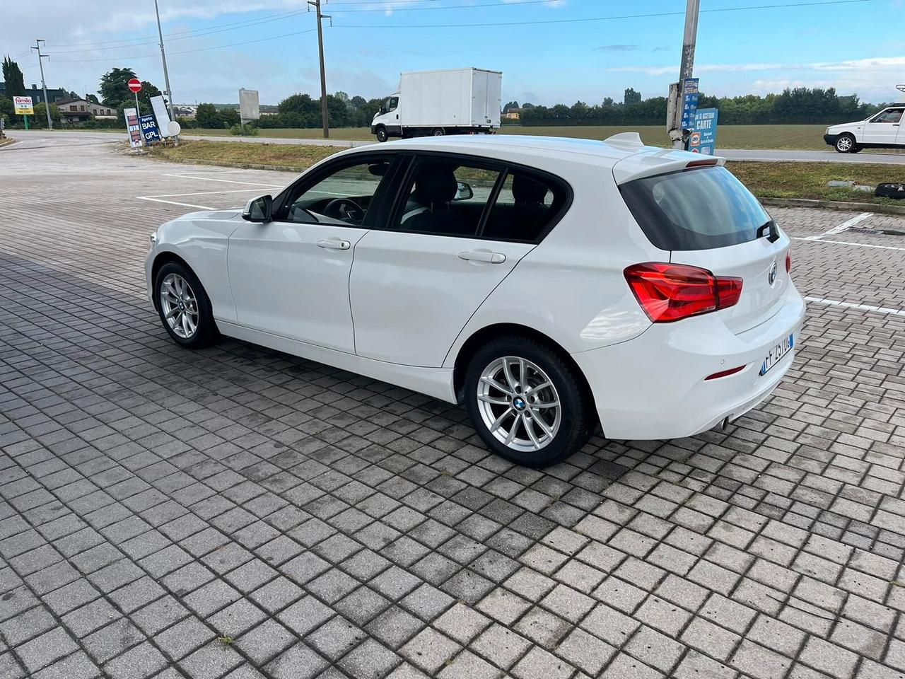 Bmw 116 116d 5p. Urban