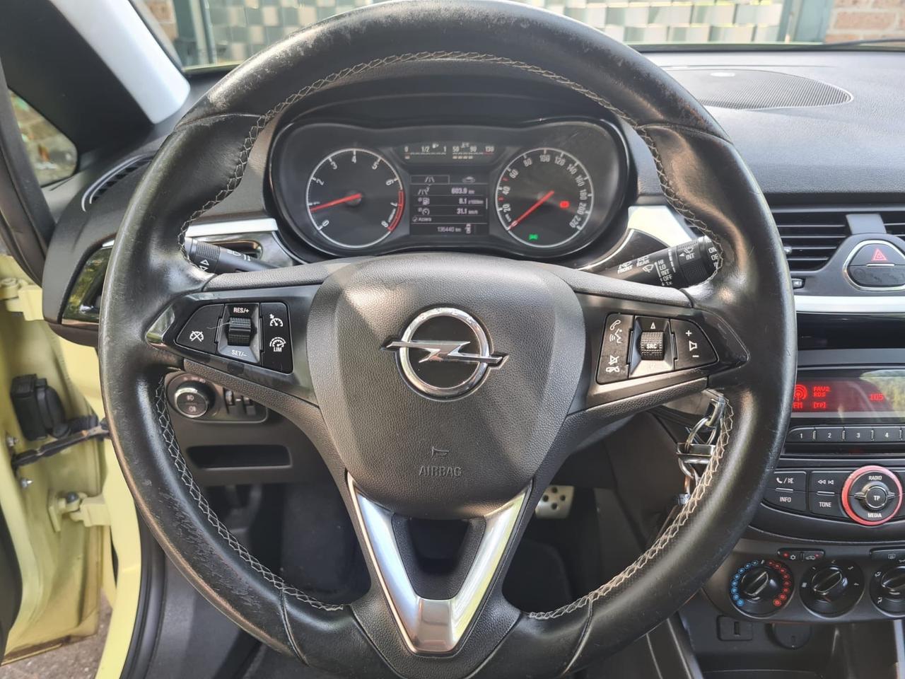 Opel Corsa 1.2 Coupé b-Color