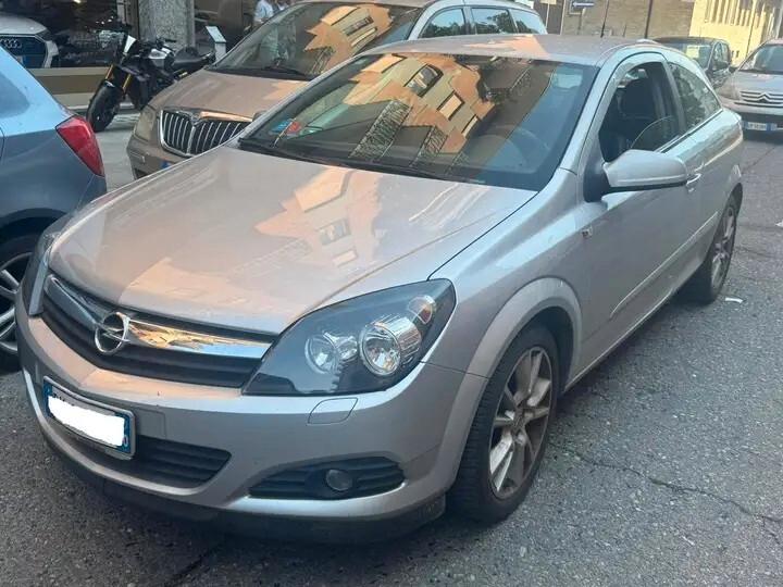 Opel Astra GTC 1.7 CDTI 120CV 3 porte Cosmo