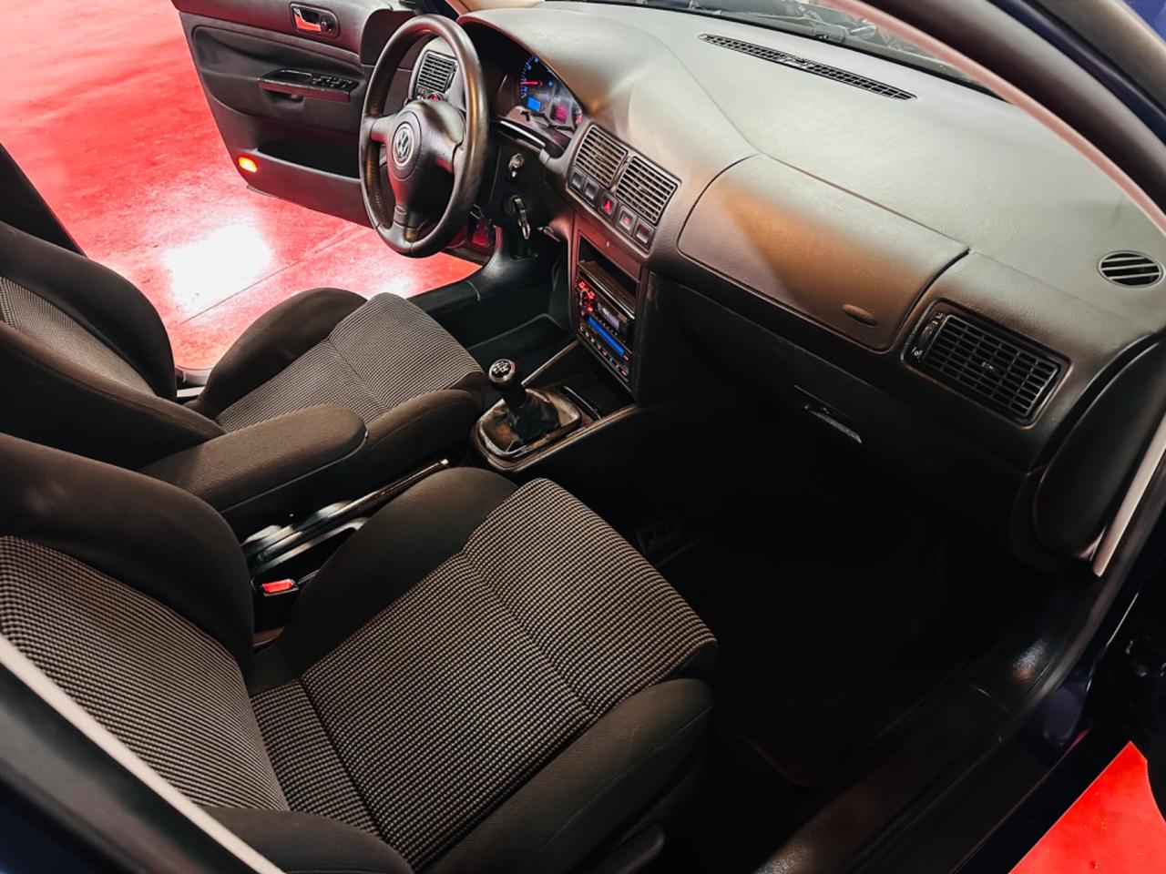 Volkswagen Golf 1.6 cat 5 porte Highline