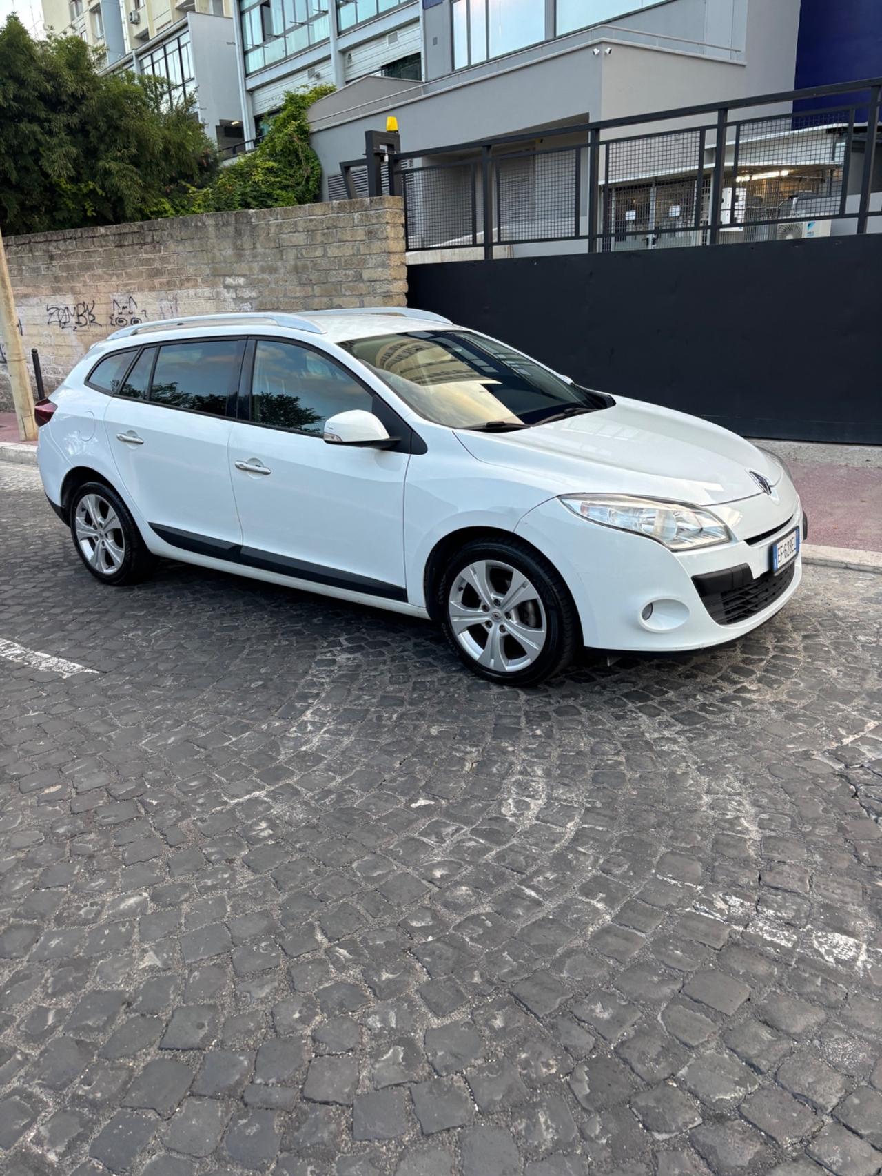 Renault Megane Mégane 1.5 dCi 110CV SporTour Confort