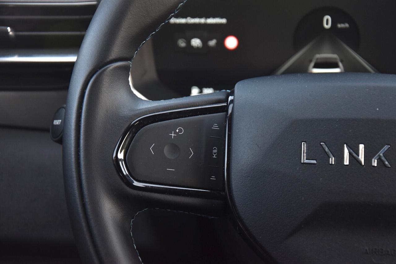 Lynk&co 01 PHEV Auto
