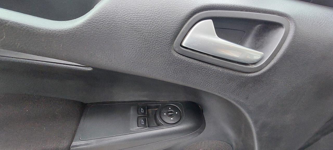 FORD TRANSIT COURIER 1,5 DIESEL 80 CV TELEFONO USB IMPECCABILE PREZZO COMPRESO IVA