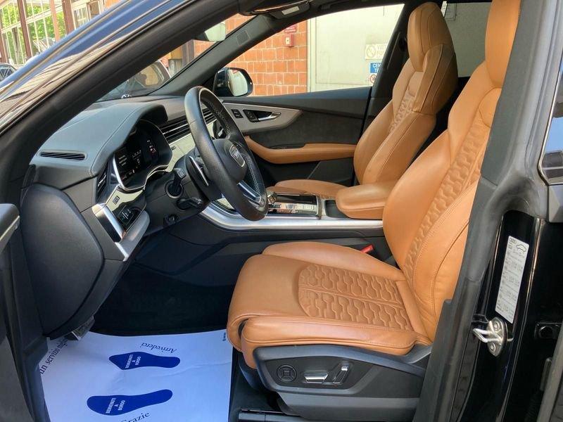 Audi Q8 RS TFSI V8 quattro tiptronic