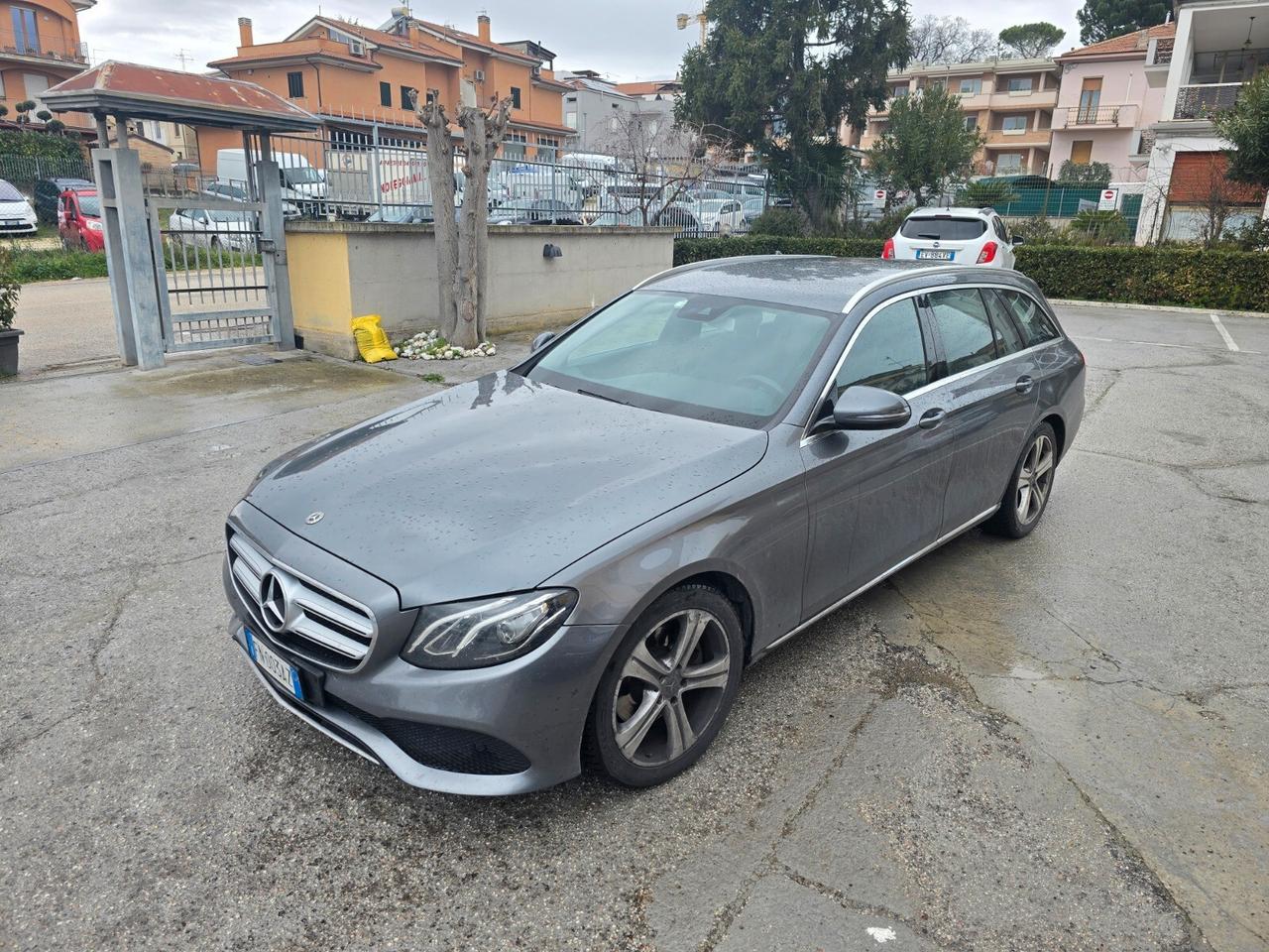 Mercedes-benz E 220 d S.W. Auto Business Sport
