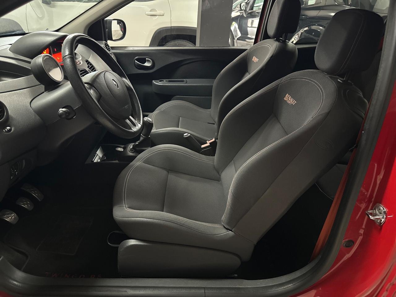 RENAULT Twingo 1.6 16V (133) R.S. 2010