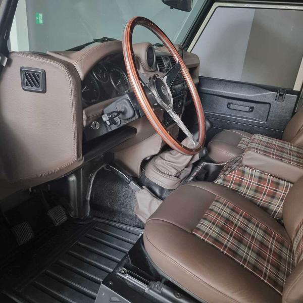 Land Rover Defender RESTORED 90 2.2 PUMA TD4- LIFE&STYLE