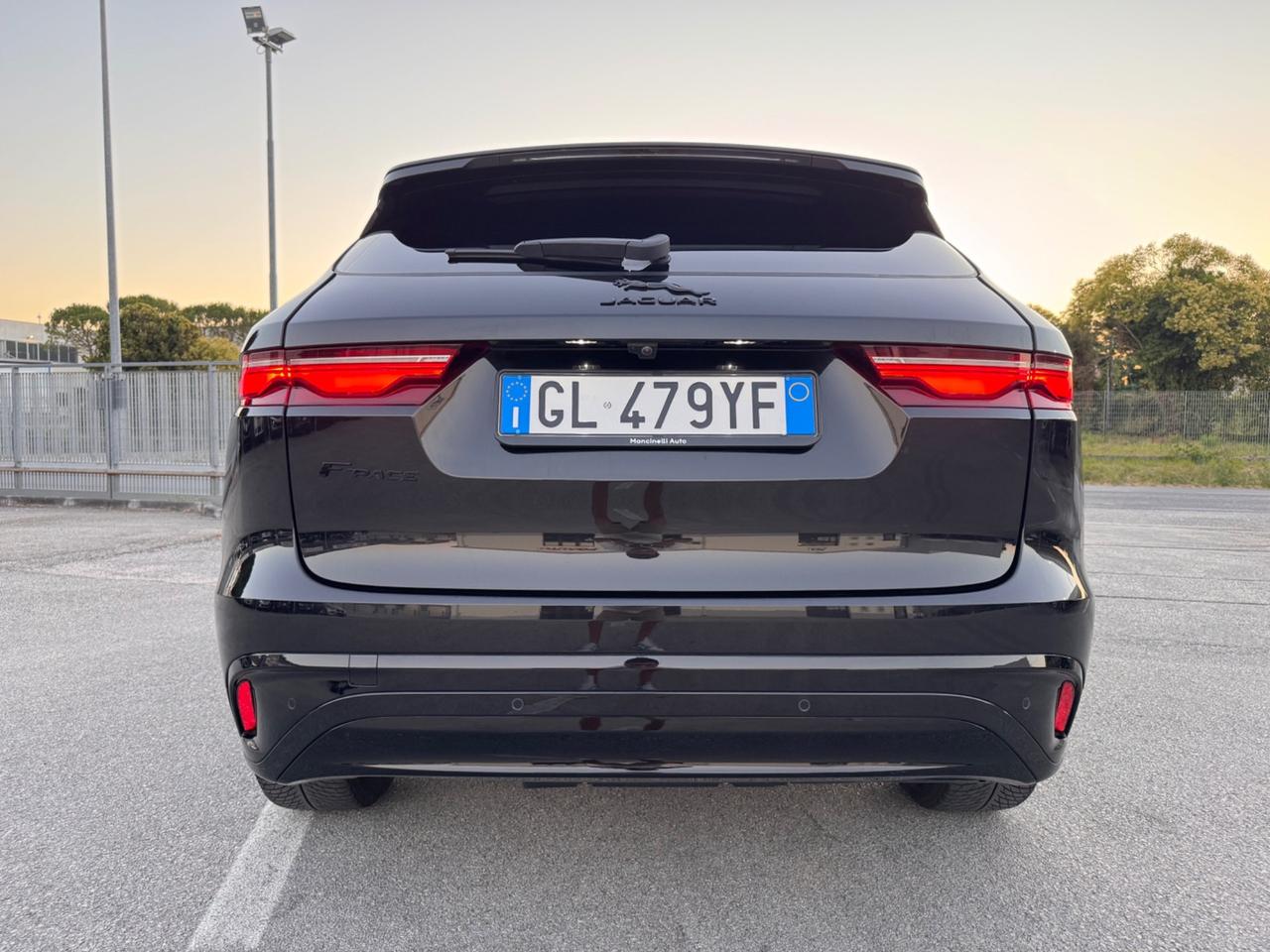 Jaguar F-Pace 2.0 D 163 CV AWD aut. R-Dynamic SE