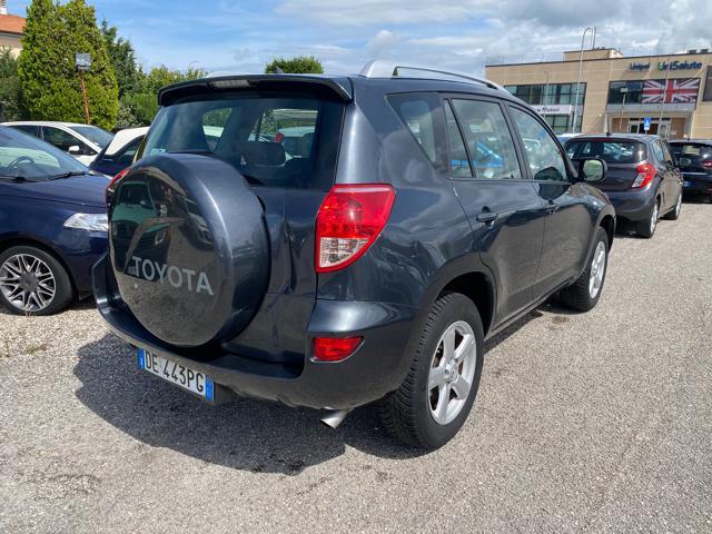 TOYOTA RAV 4 2.2 D-4D 136 CV DPF Sol