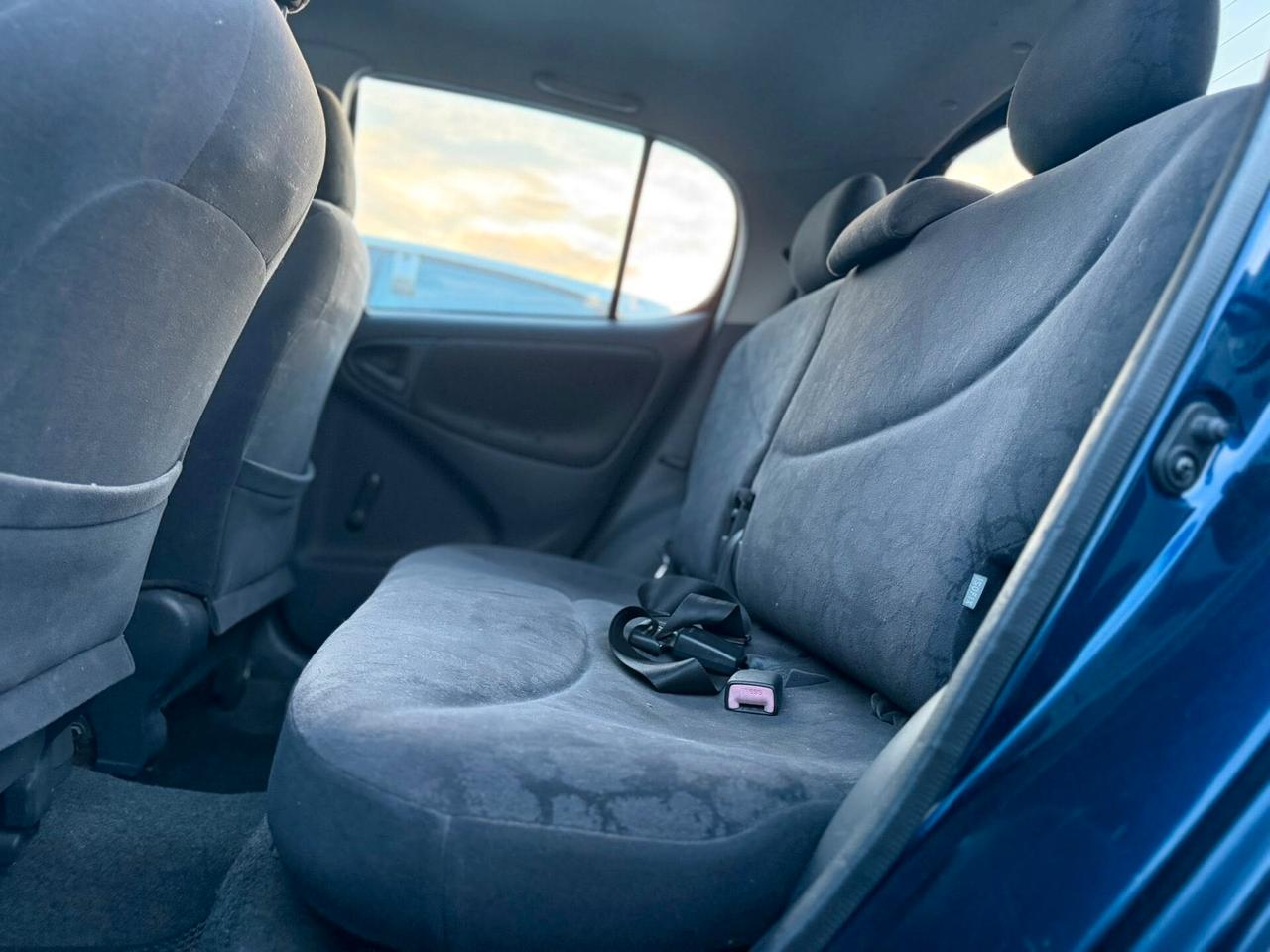 Toyota Yaris 1.0i 16V cat 5 porte Sol OK NEOPATENTATI