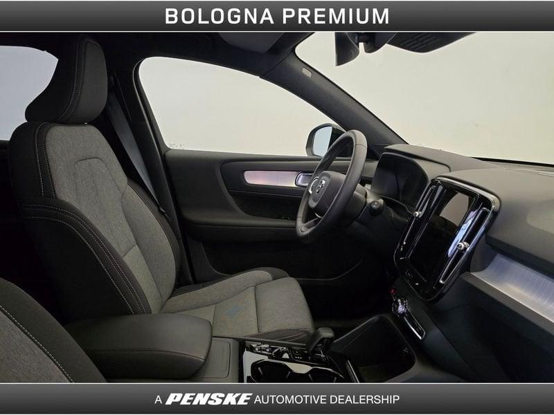 Volvo XC40 B3 automatico Plus Dark